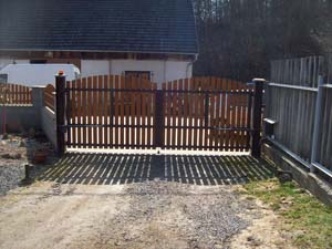 brana_1m Stavby Hladík - křídlová brána